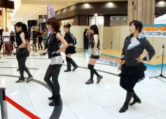 �j�`�q�`�gJumping�h��